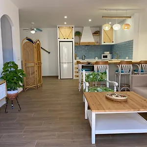 https://apartamento-la-carihuela-torremolinos-29620.1costadelsol.com